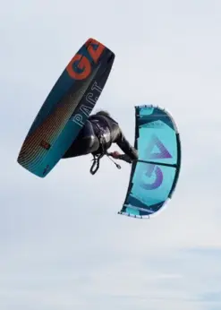 KITESURFING